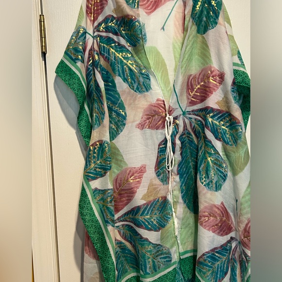 Floral and Gold Print Cover Up O/S - Picture 2 of 7